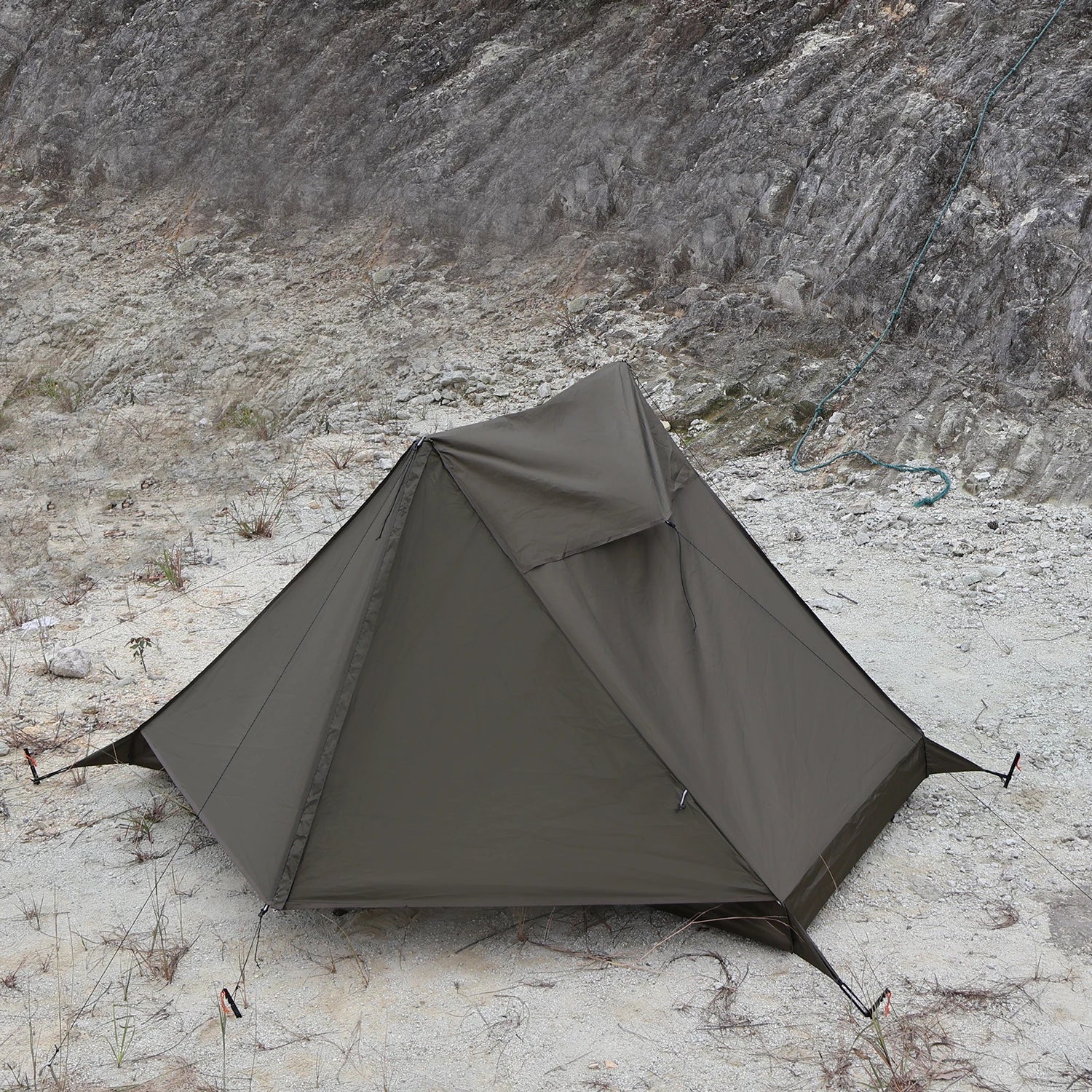 Ultralight 1–2 Person Backpacking Tent Trekking Pole Setup Waterproof Camping Tent Hiking Outdoor Travel Single Tent Solo Tent