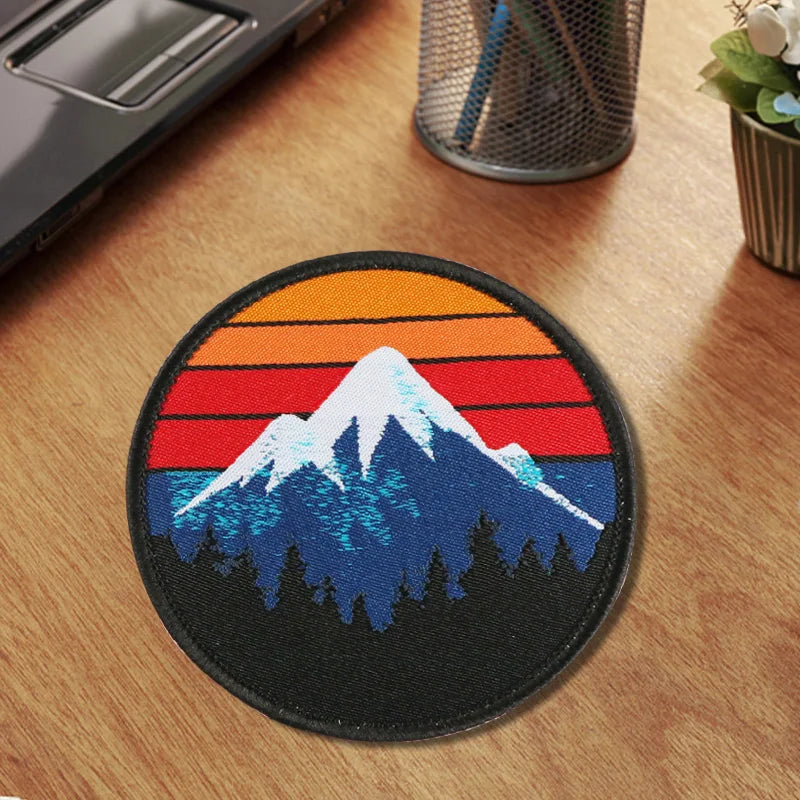 1pc Retro 70s Mountain Patch Iron-On/Sew-On Suitable for Backpacks, Jackets & Outdoor Gear - Vintage Hiking Camping Badge