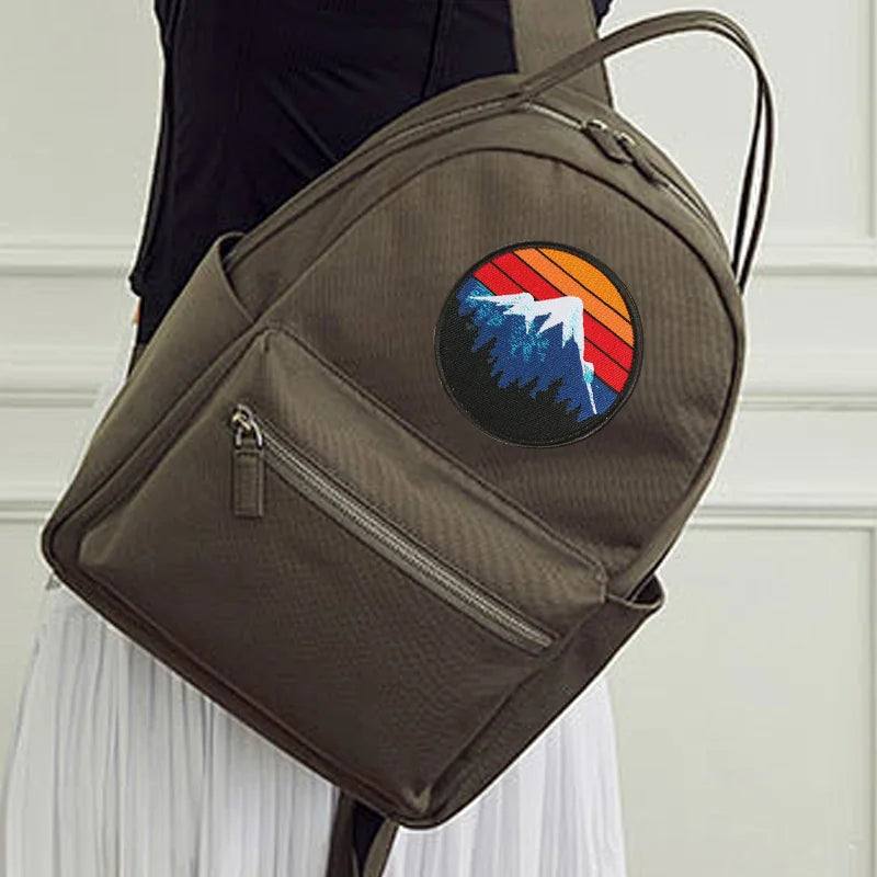 1pc Retro 70s Mountain Patch Iron-On/Sew-On Suitable for Backpacks, Jackets & Outdoor Gear - Vintage Hiking Camping Badge